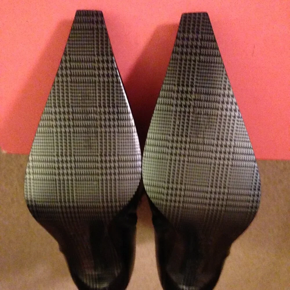 NWT VTG Carolyn Bessette Black Leather Short Boots by Michel Perry - Picture 8 of 16